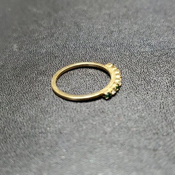 **Final Sale** Gold tone green and clear rhinestone ring size 6.75 - Picture 5 of 9